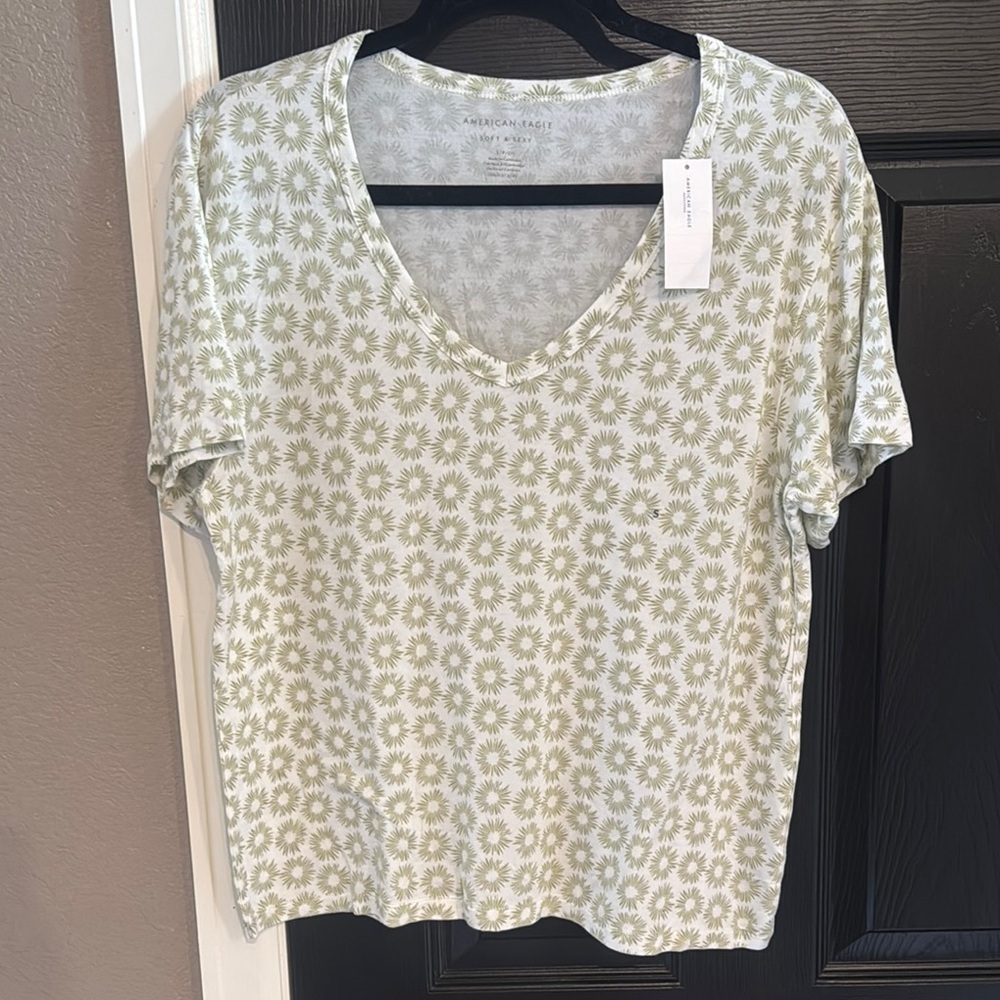 American Eagle Outfitters Green Floral Women's Top